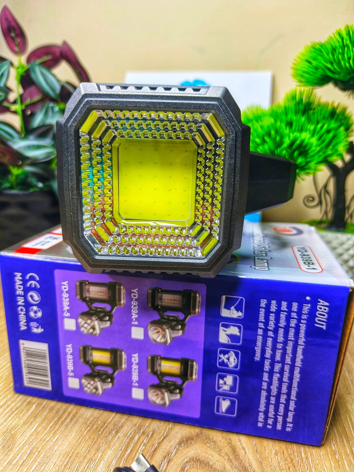 Rechargeable Multifunctional Solar Charging light