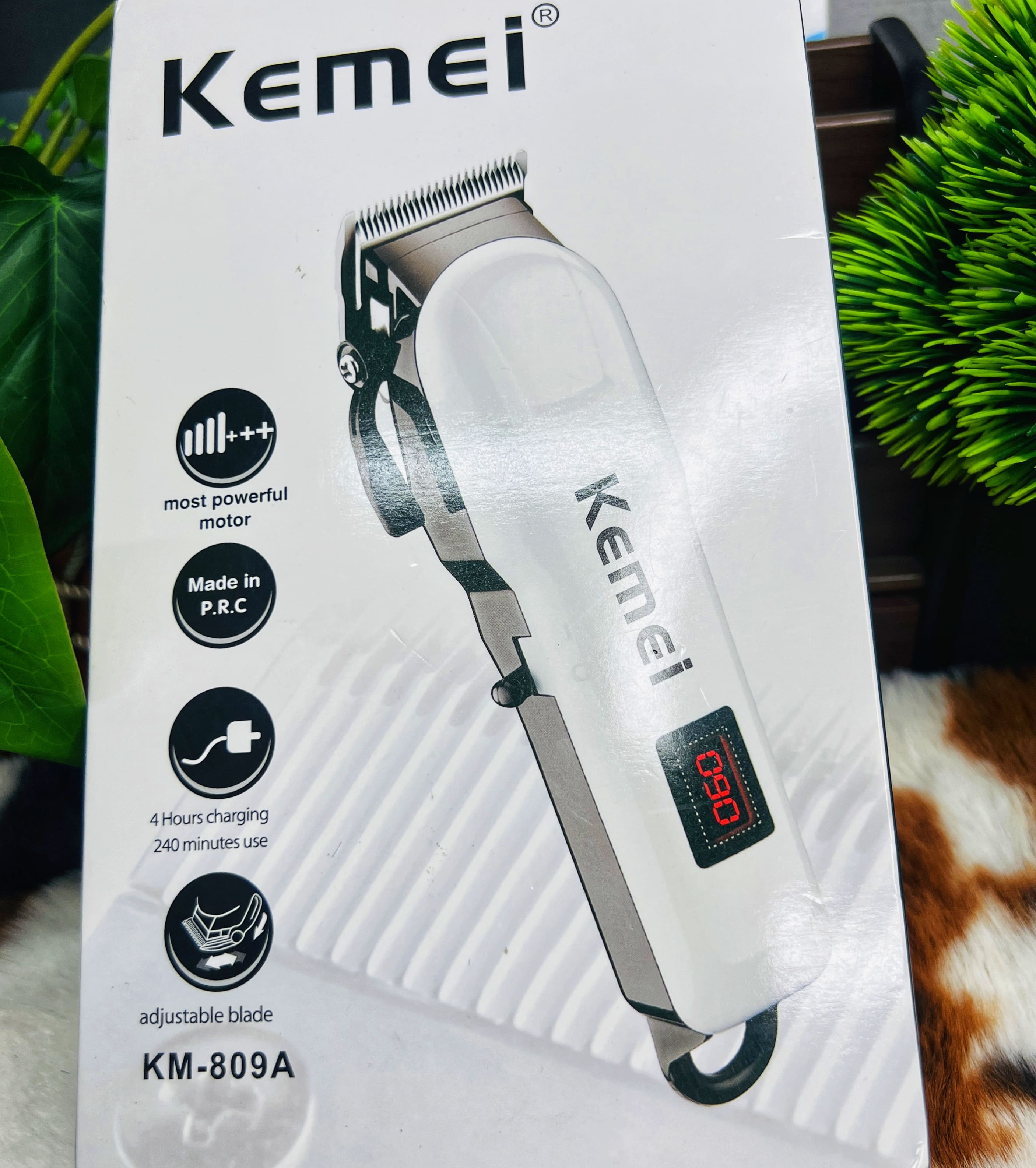 Kemei Km-809 A Rechargeable Electric Trimmer