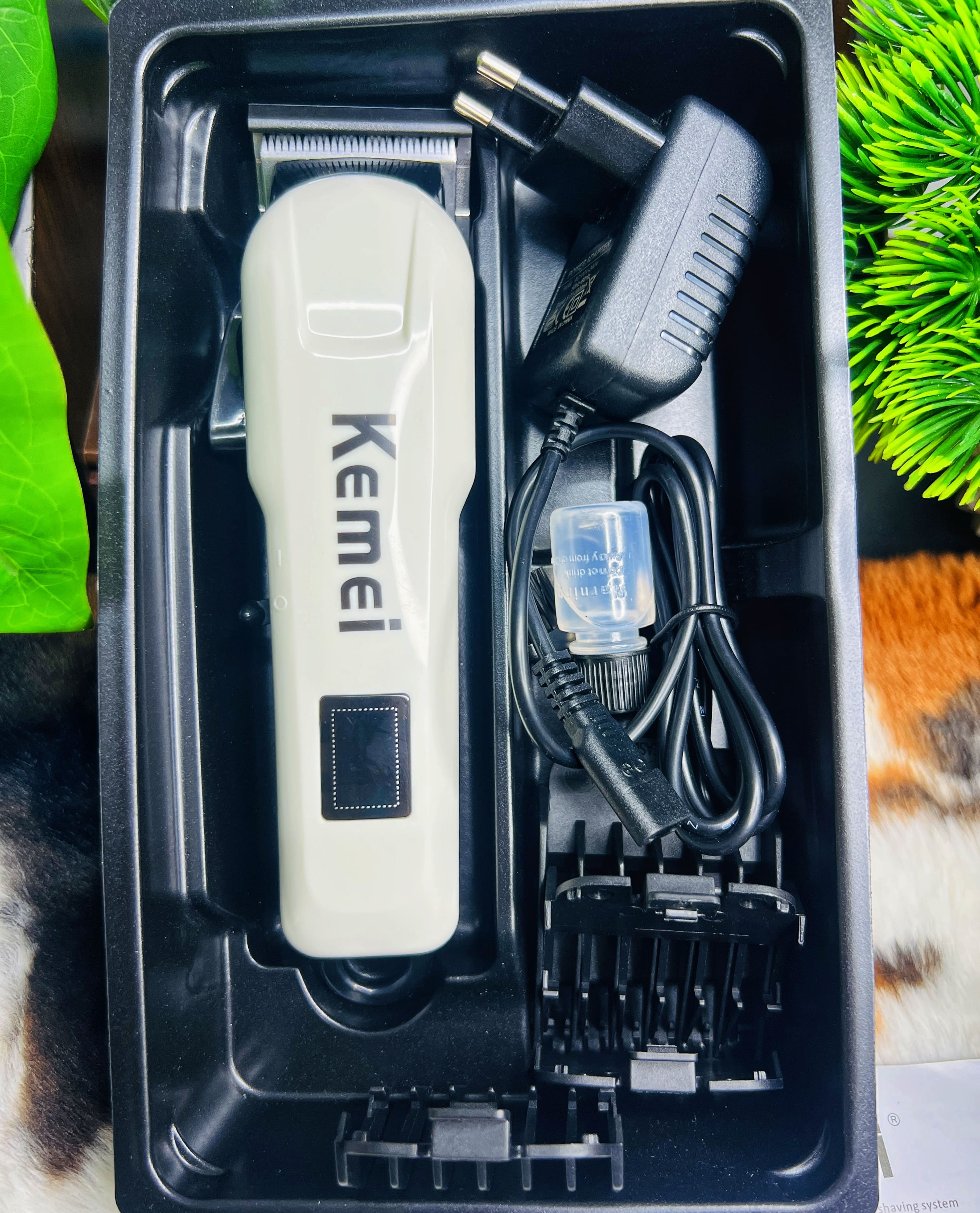 Kemei Km-809 A Rechargeable Electric Trimmer