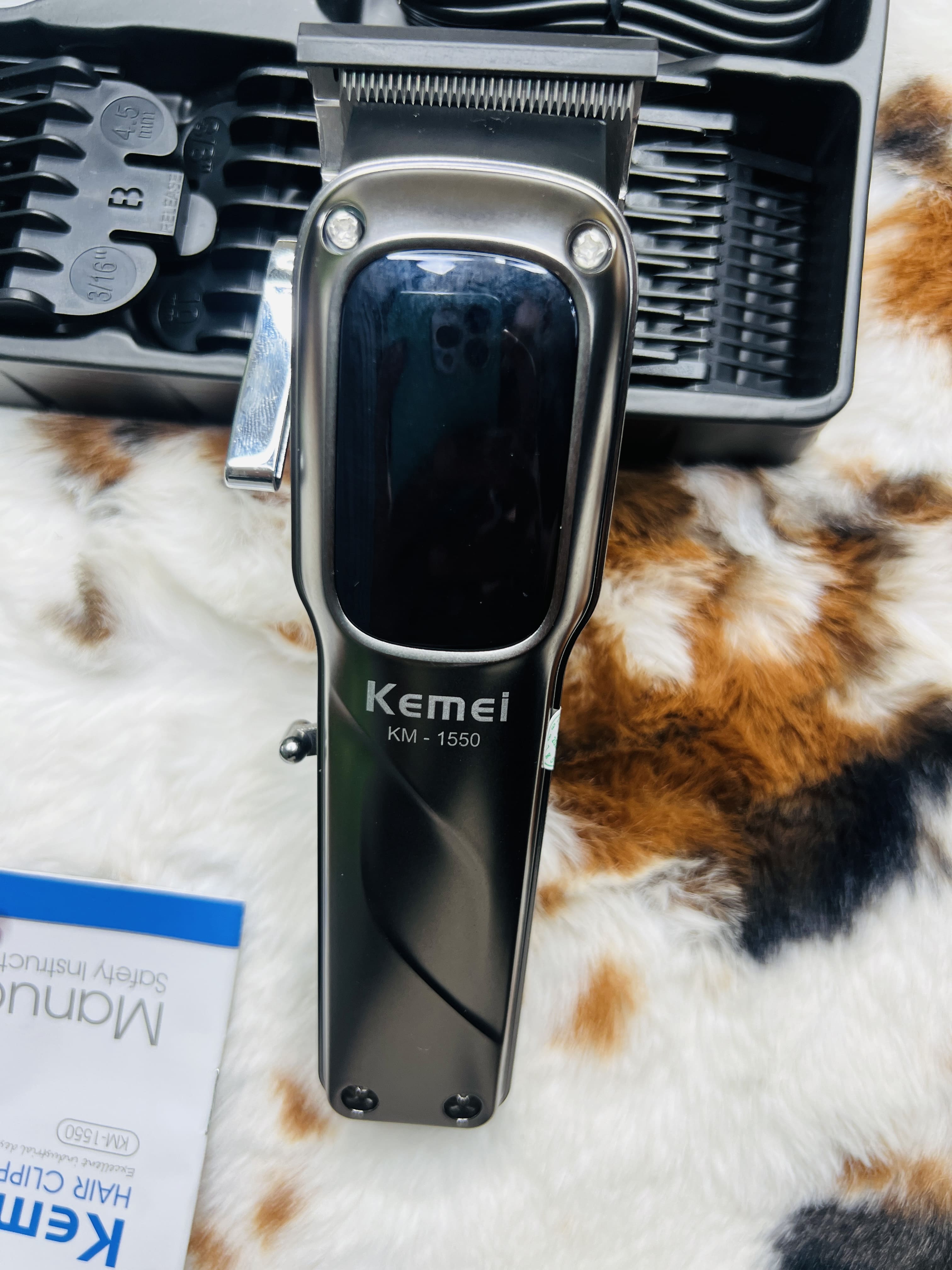 Kemei KM-1550 Professional Hair Clipper and Beard Trimmer Salon Series for Men