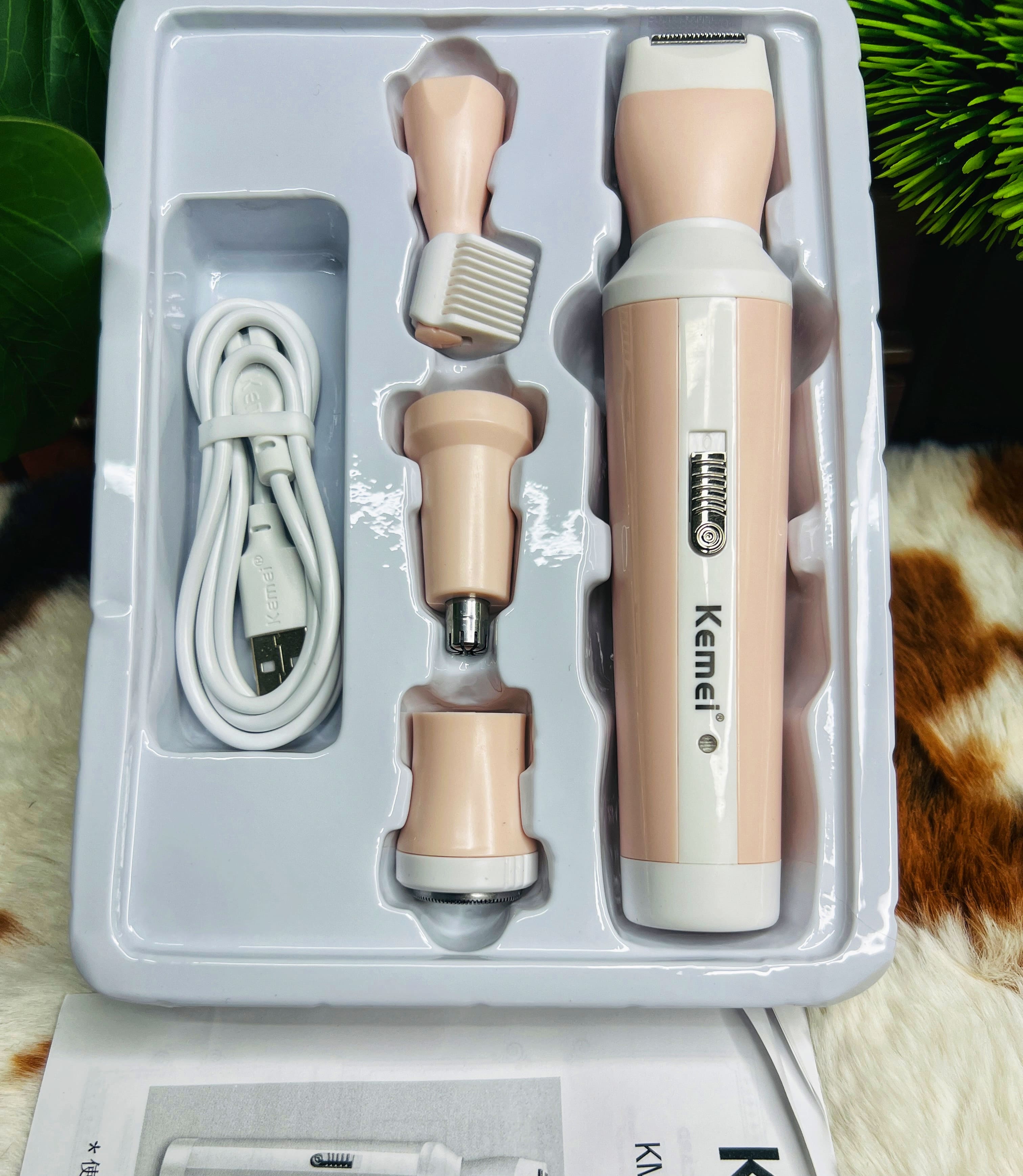 Kemei Rechargeable Trimmer - (KM-3024)