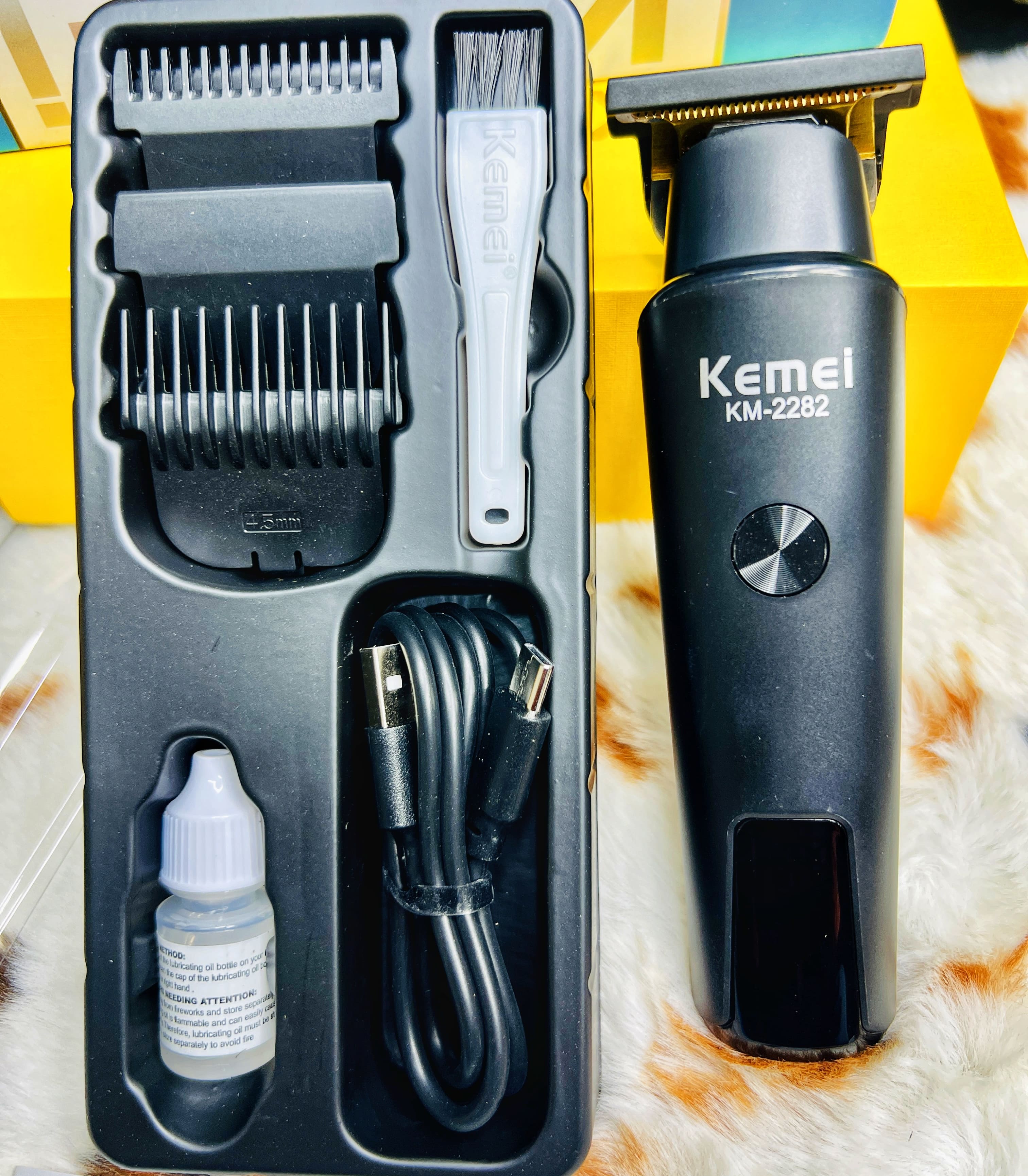Kemei KM-2282 Professional Rechargeable Hair and Beard Trimmer