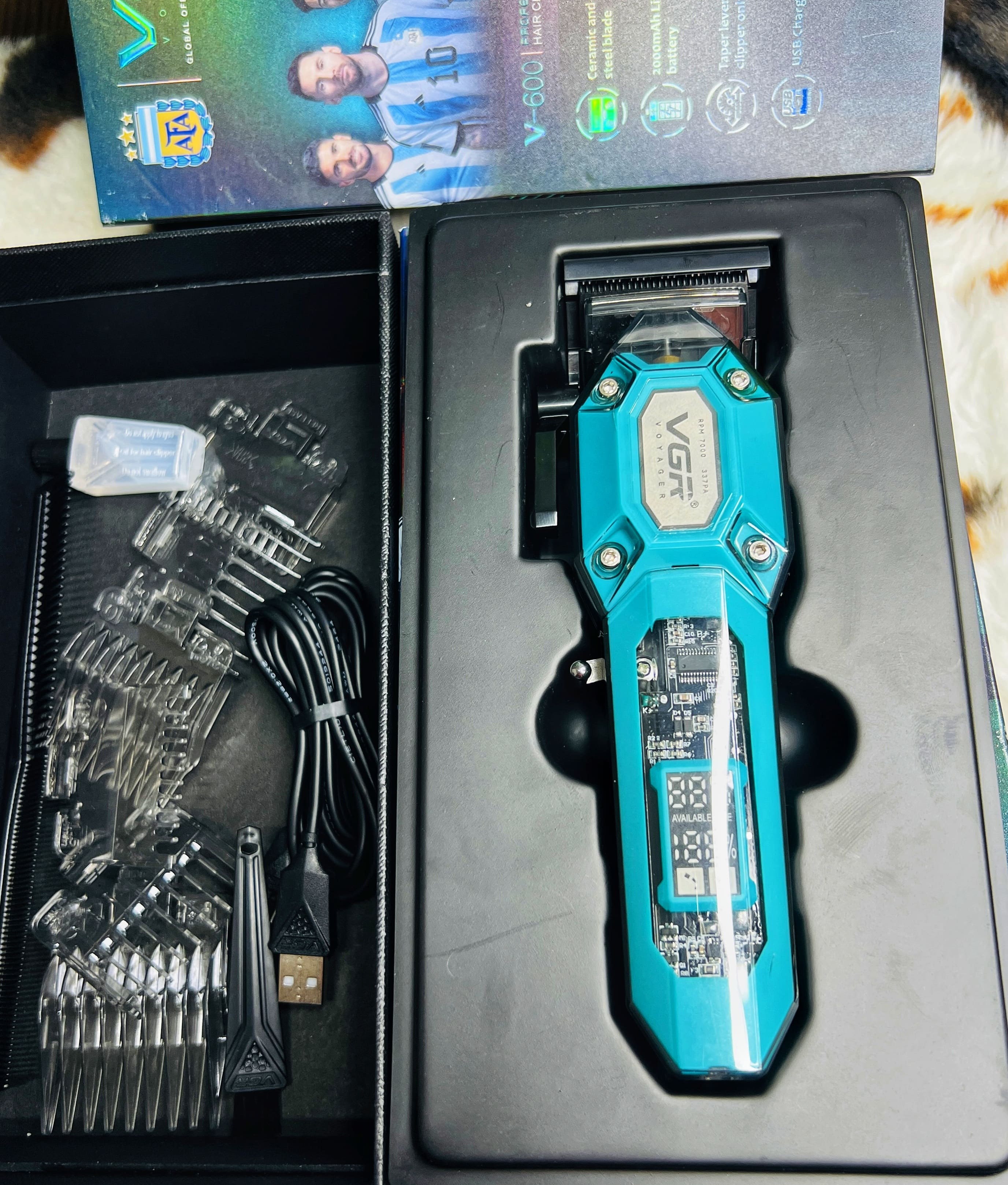 VGR V-600 Professional Hair Clipper ( Paste Color )