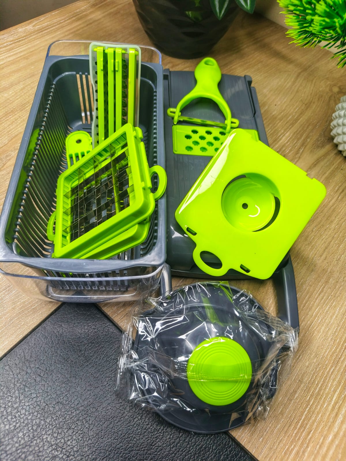 16 In 1 Multifunctional Vegetable Chopper